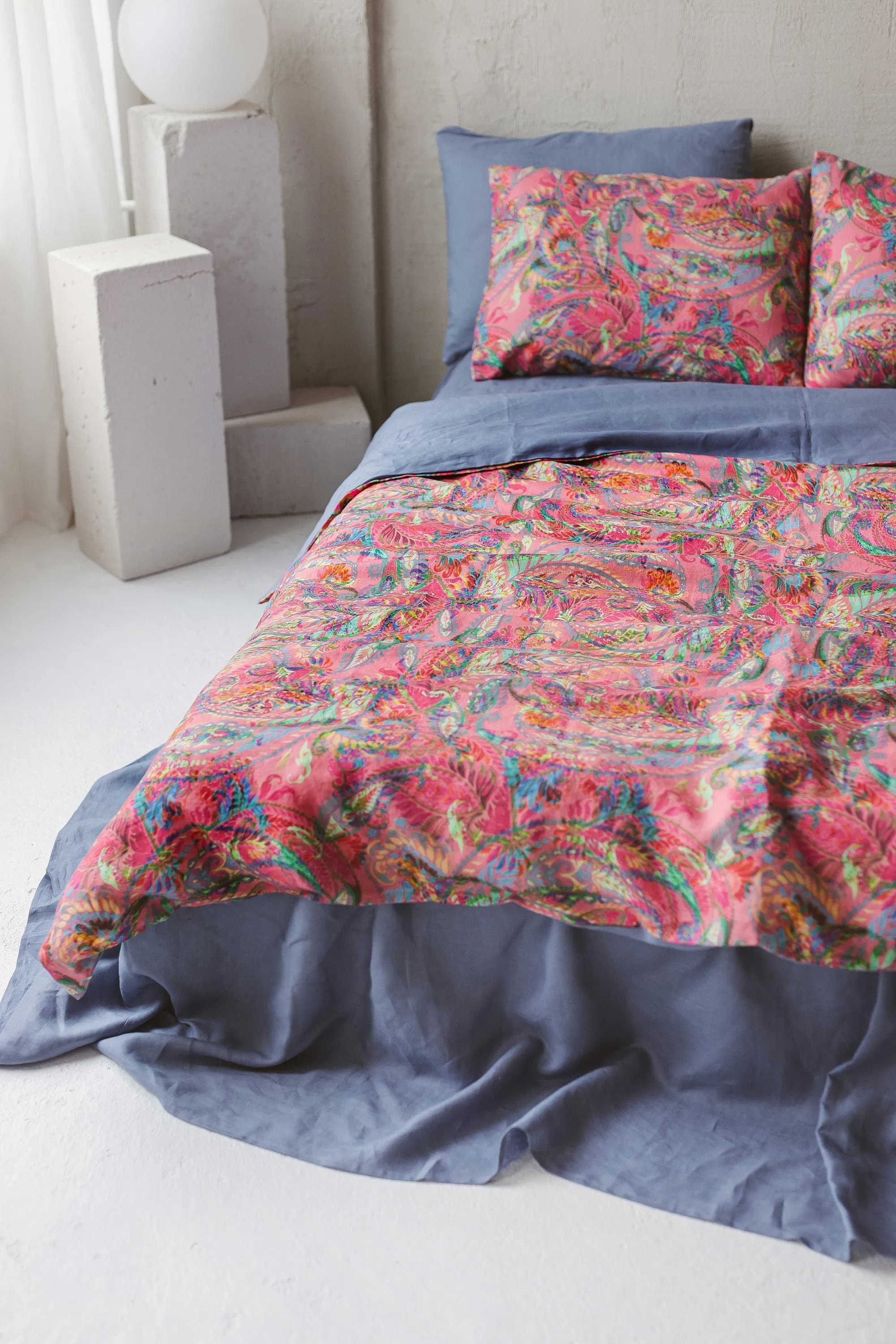 Luxury Linen Duvet Cover Set with Vintage Paisley Print