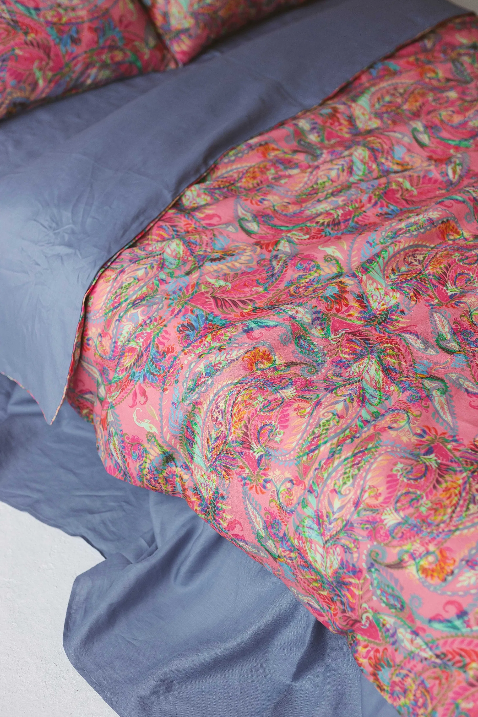 Luxury Linen Duvet Cover Set with Vintage Paisley Print