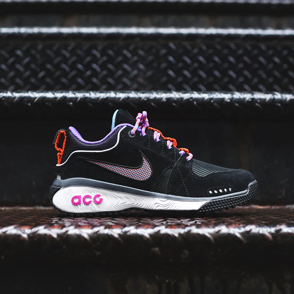 Nike     acg dog mountain