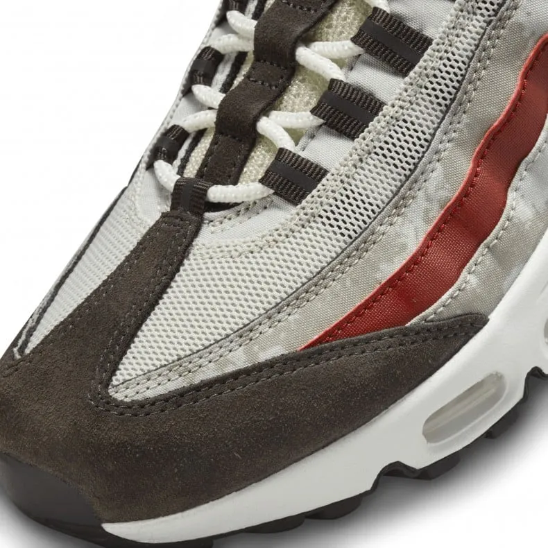 Nike Air Max 95 SE 'Social FC' (Light Bone/Summit White-Khaki-Dune Red)