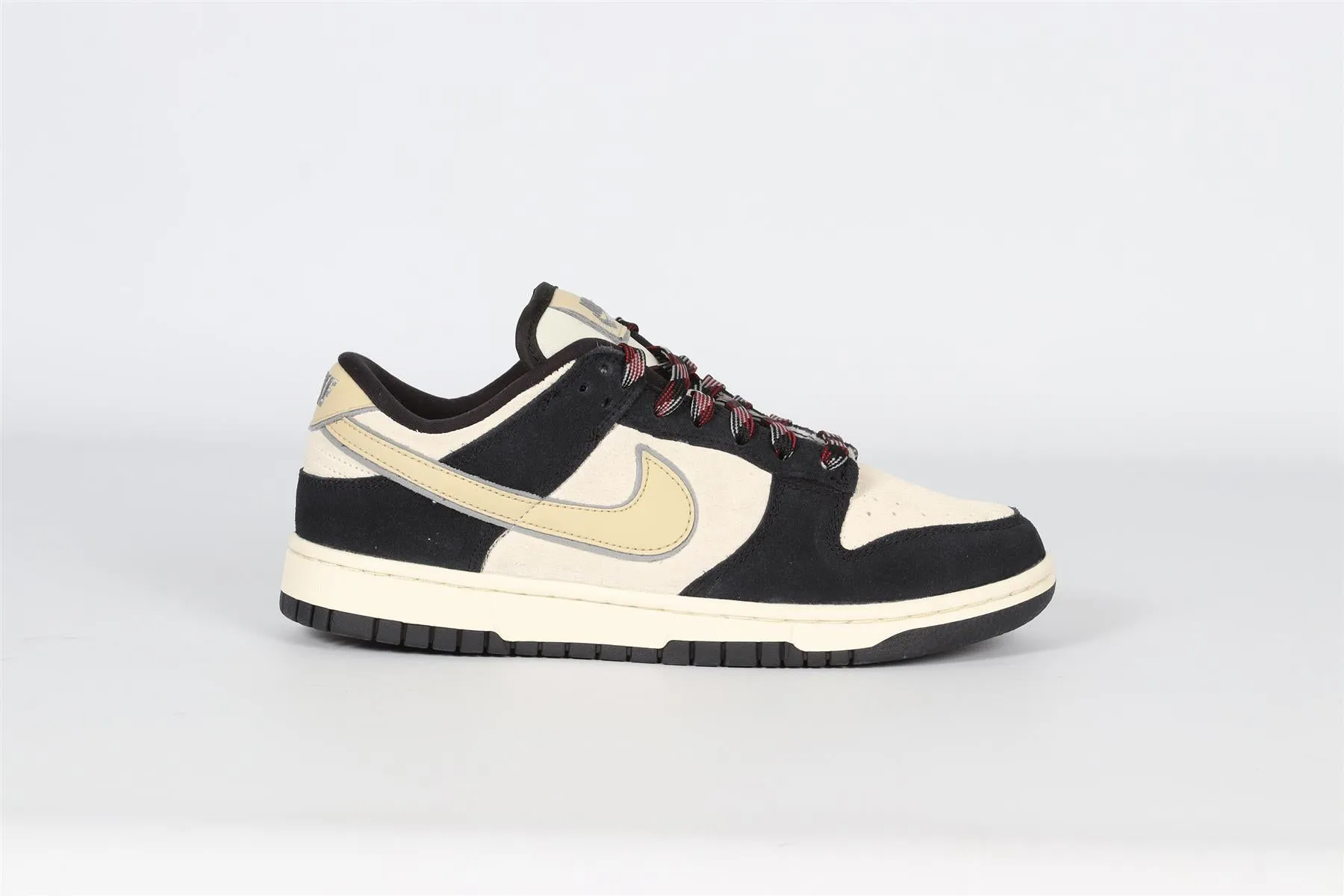 NIKE DUNK LOW BLACK TEAM GOLD SUEDE SNEAKERS EU 38.5 UK 5 US 7.5