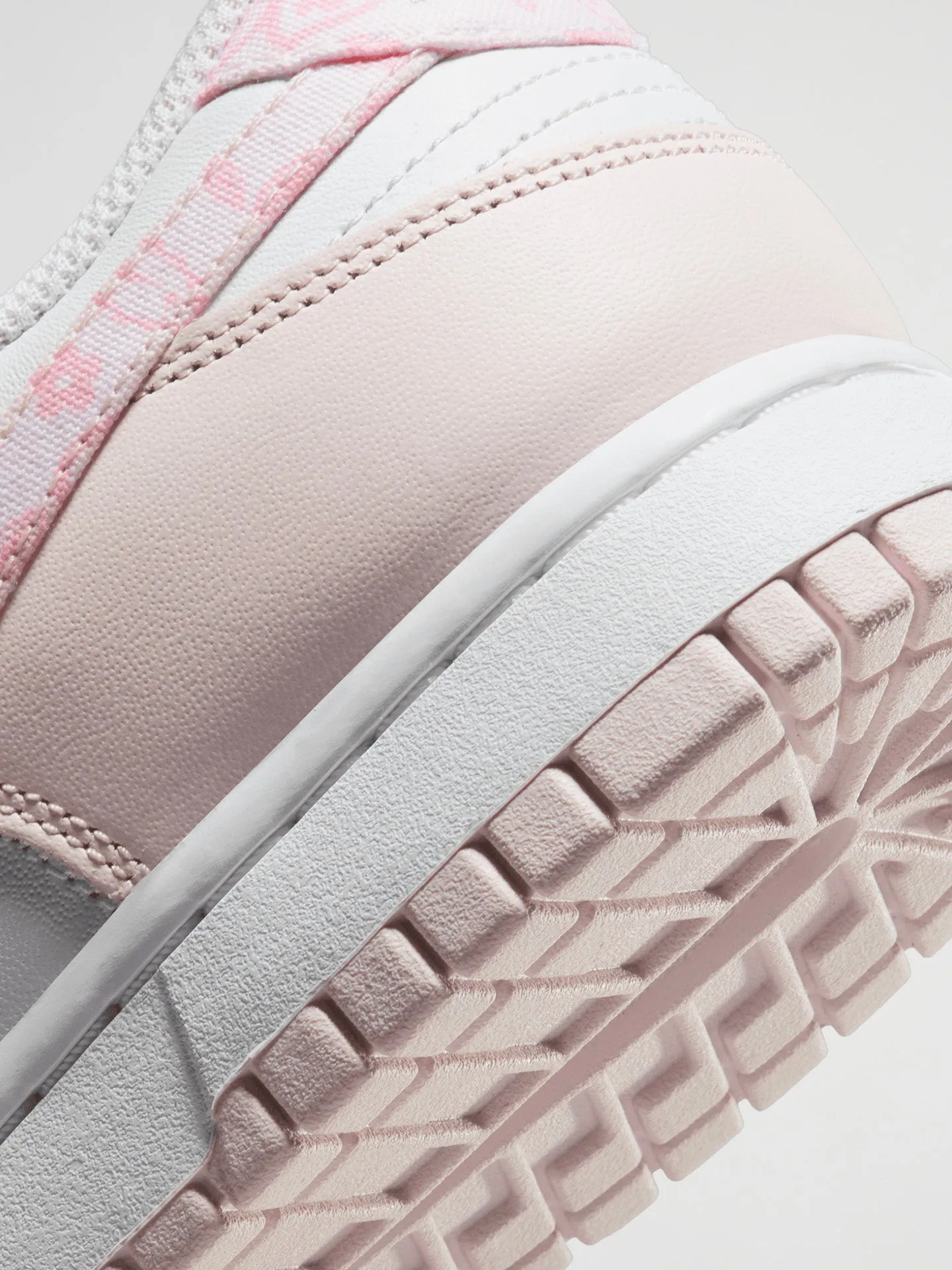 Nike Dunk Low - WHITE/PEARL PINK-WHITE-PEARL PINK