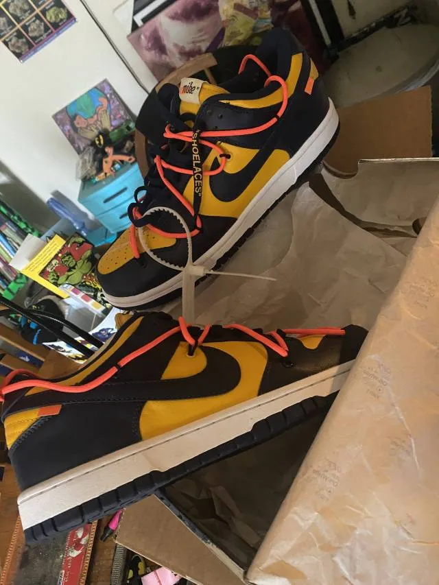 Off-white x nike dunk low university gold