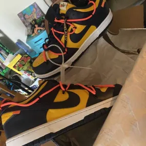 Off-white x nike dunk low university gold