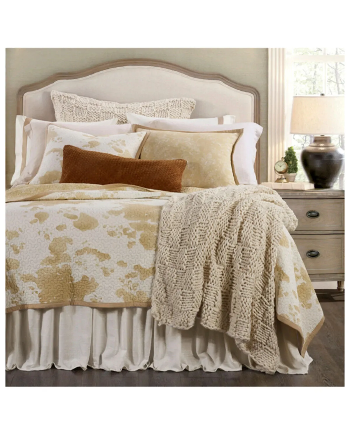 Product Name:  HiEnd Accents Elsa Light Tan Cowhide Reversible 3-Piece King Quilt Set