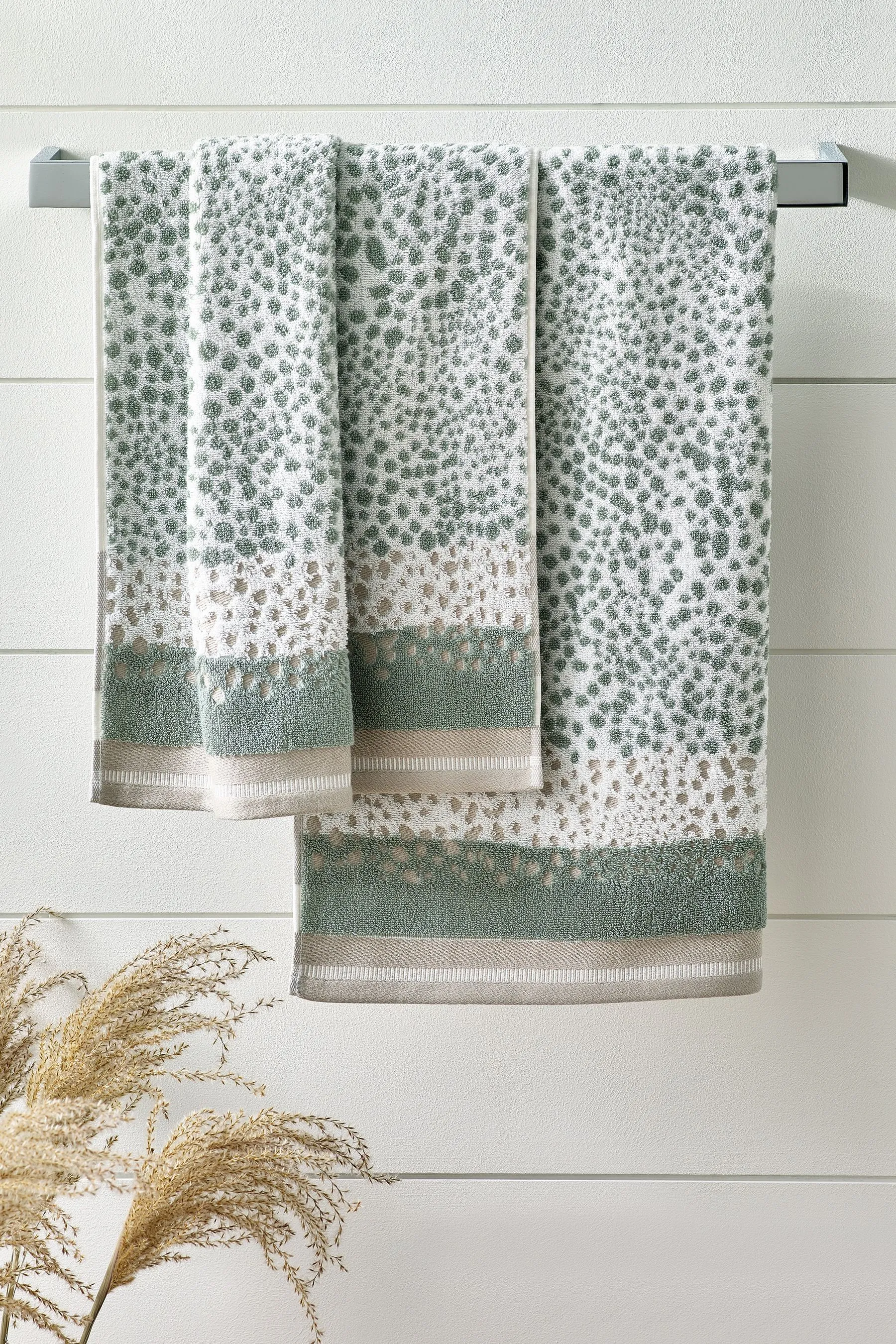 Sage Green Set of 2 Hand Polka Dot Towels