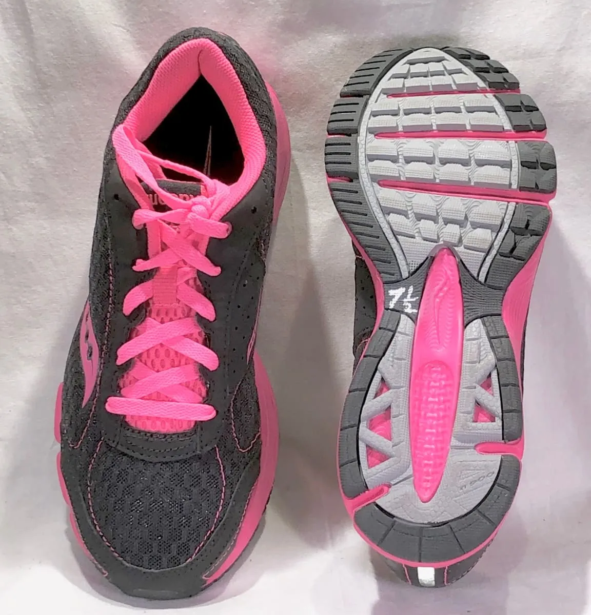 SAUCONY Women's Grid  OutDuel Running Shoe - Preowned